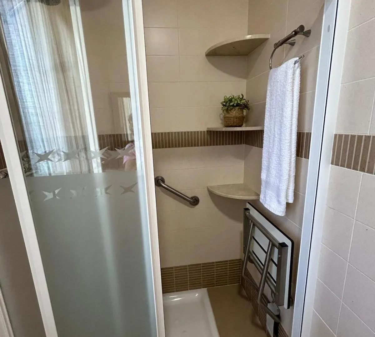 Homestay Habitacion Independiente Cerca Del Mar Malaga